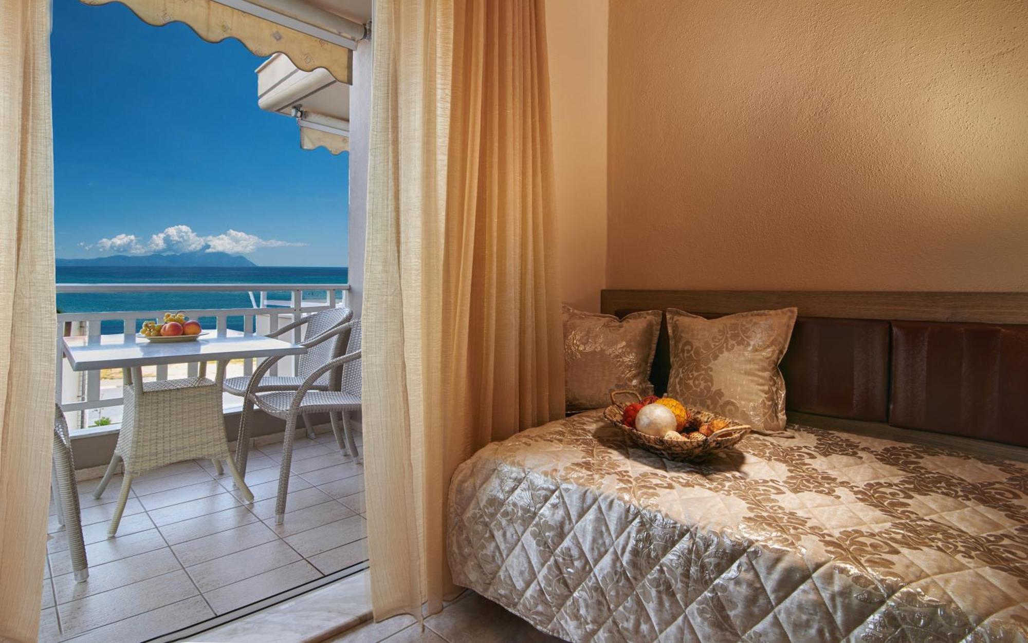 Hotel Sarti Beach Pokoj fotografie